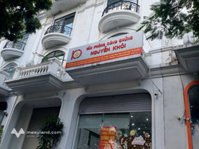 Mặt phố Tôn Thất Thuyết, Cầu Giấy đường to, vỉa hè rộng, kinh doanh sầm uất