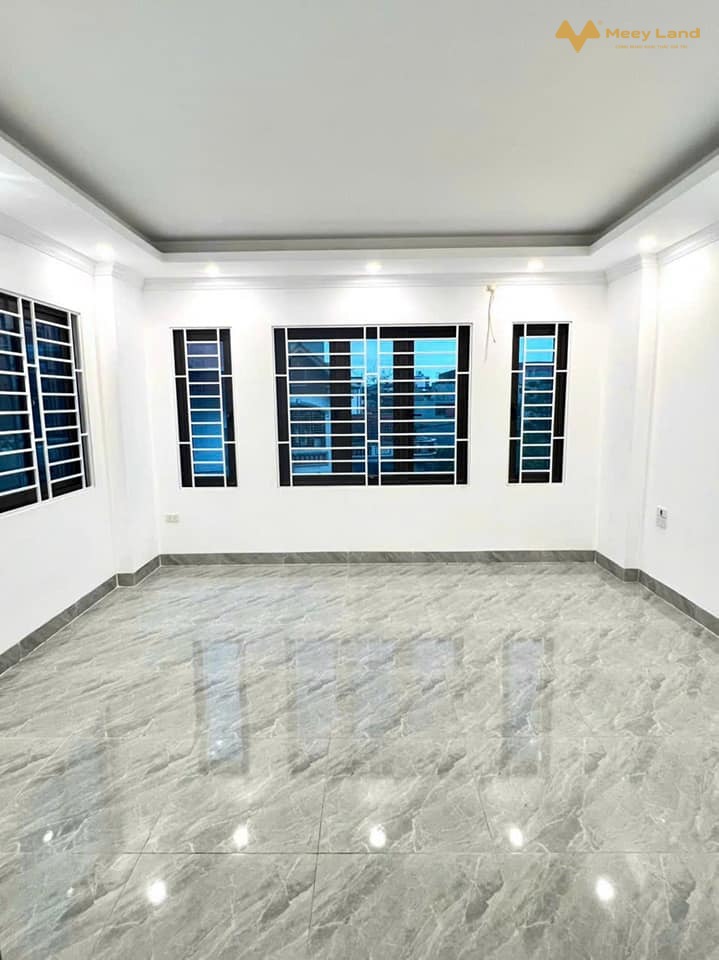 Chỉ 7 tỷ có nhà Ngô Gia Tự, Long Biên 5 tầng, 33m2 (Lô góc)...