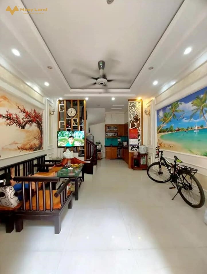 Bán gấp nhà Phúc Lợi, Long Biên 5 tầng, 33m2 chỉ 5.85 tỷ