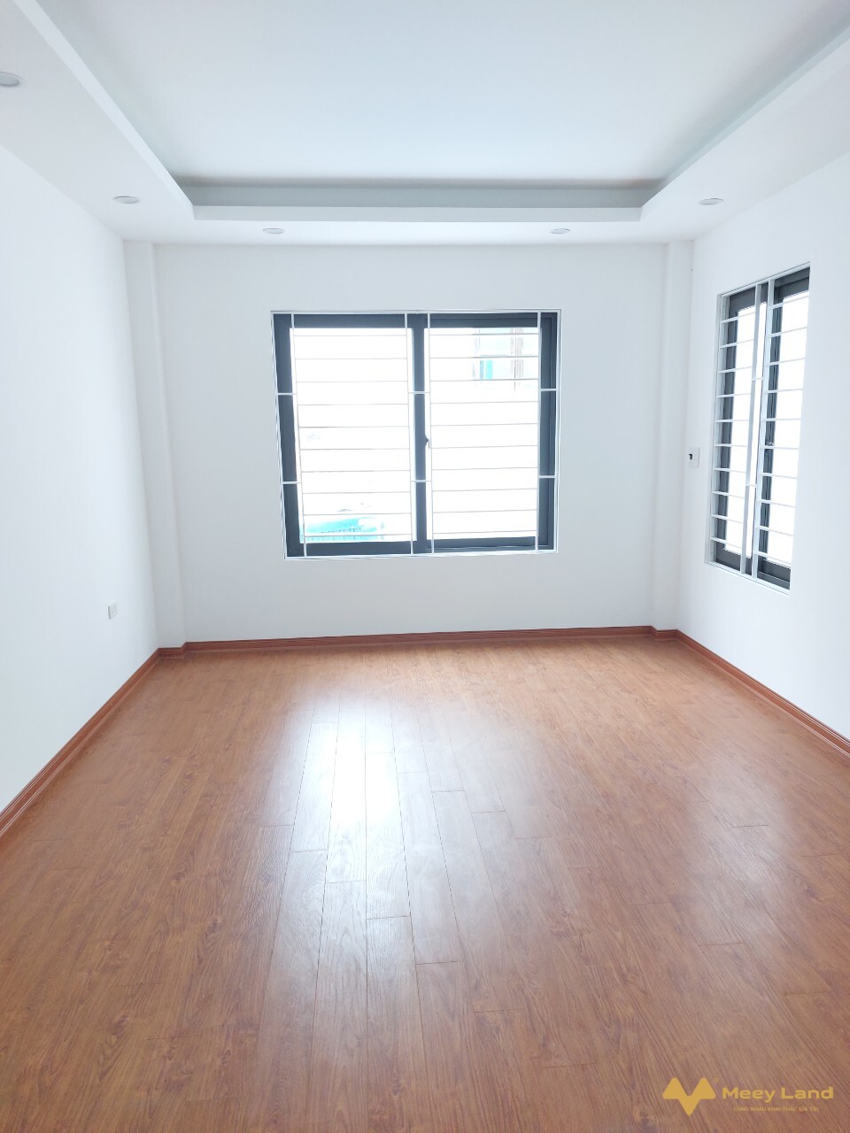 Hàng hot! Bán Nhà Ngọc Lâm, Long Biên 5 tầng, 33m2 chỉ 7,4 tỷ.....