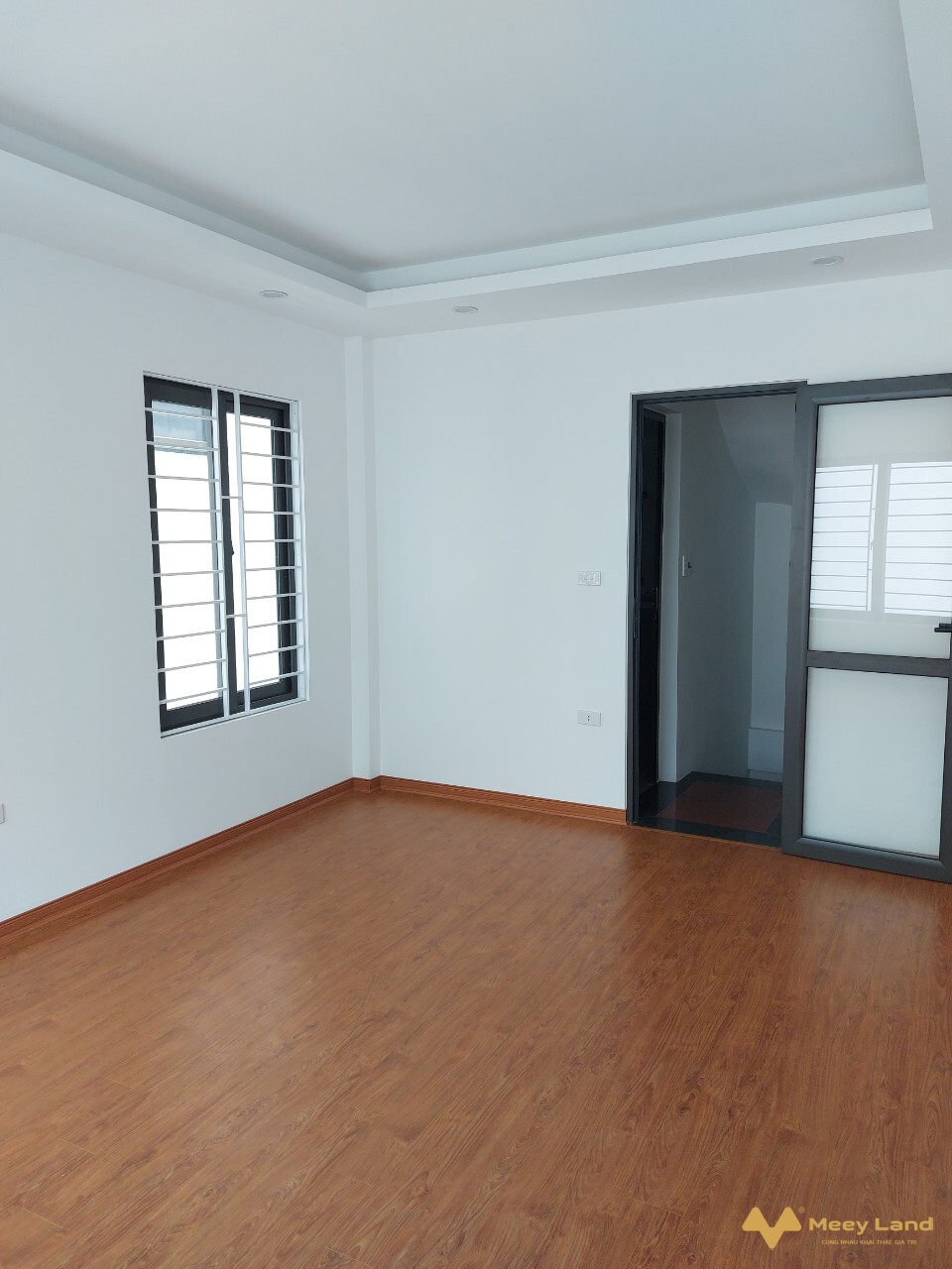 Hàng hot! Bán Nhà Ngọc Lâm, Long Biên 5 tầng, 33m2 chỉ 7,4 tỷ.....