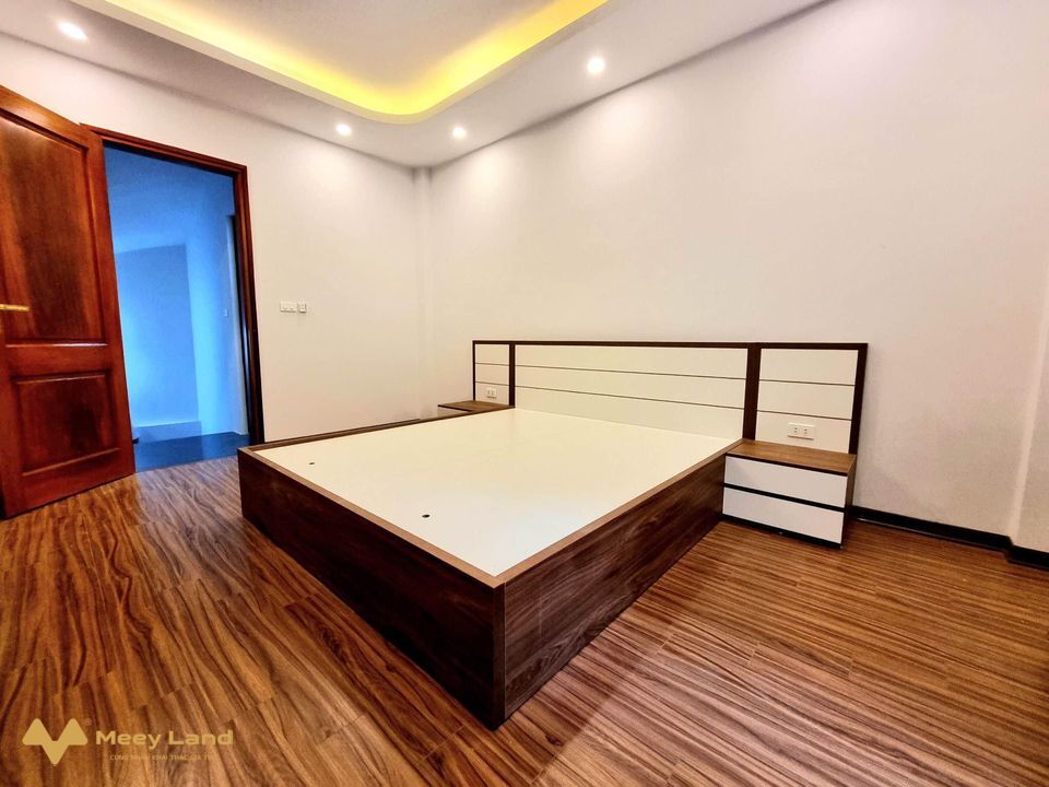 Bán căn nhà phường Việt Hưng, Long Biên 35m2, 5 tầng chỉ 6,95 tỷ (Lô góc thoáng)