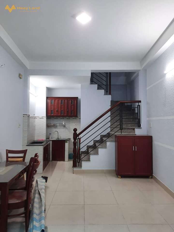 Cần bán gấp nhà, Lê Văn Việt Quận 9, hẻm ô tô 6m, 2 tầng lầu 65m2, giá 3,8 tỷ