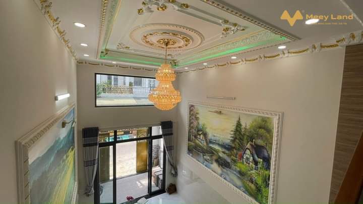 Cần bán gấp nhà đường 385, quận 9, đường ô tô 6m, 3 tầng lầu, 80m2, giá 6,1 tỷ