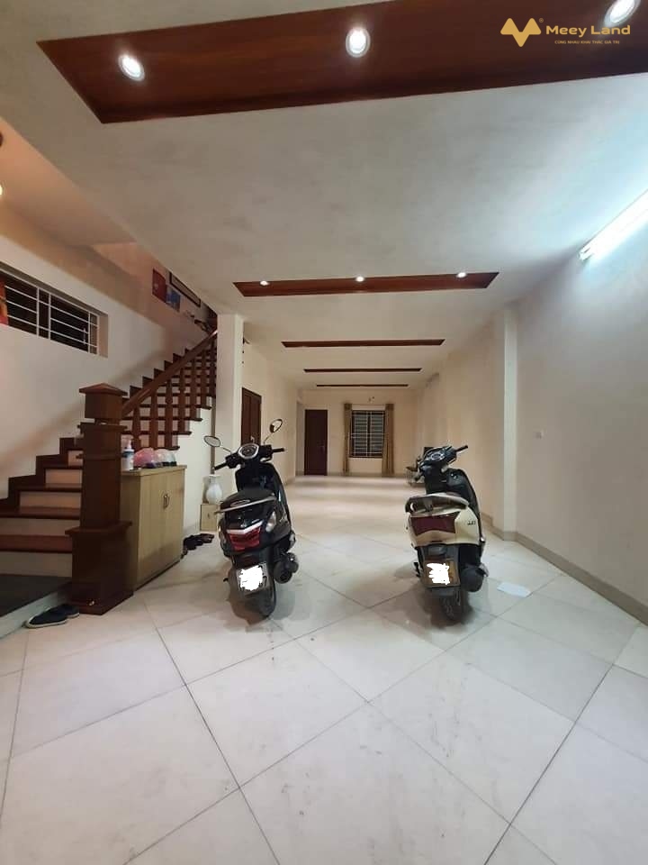 Bán nhà phố Thái Hà, Đống Đa, 63m x 5T, ô tô