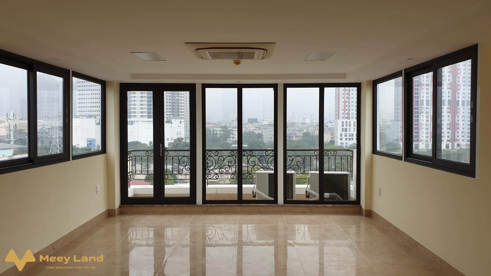 Cần bán gấp nhà mặt phố Trần Bình 80m2, 9 tầng, vỉa hè 2 bên, kinh doanh sầm uất, giá 34,8 tỷ