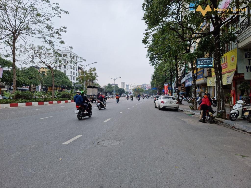 Bán gấp nhà mặt phố Trần Khát Chân 70m2, 3 tầng, mặt tiền 6m, giá 20 tỷ