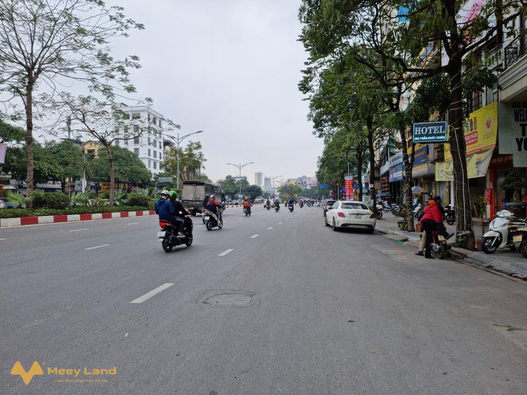 Bán gấp nhà mặt phố Trần Khát Chân, quận Hai Bà Trưng, Hà Nội 70m2, 5 tầng, mặt tiền 6,5m