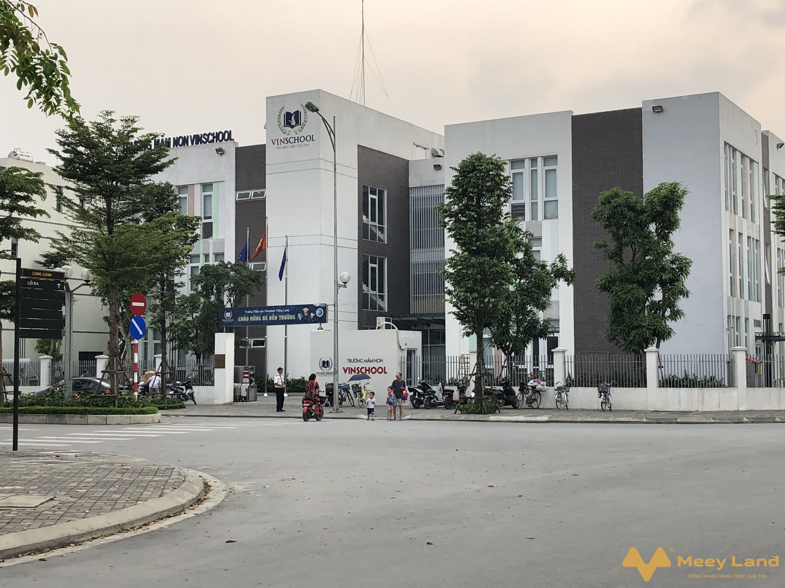 Chính chủ bán lô góc biệt thự Vinhomes Thăng Long, 177m2, nội thất cao cấp