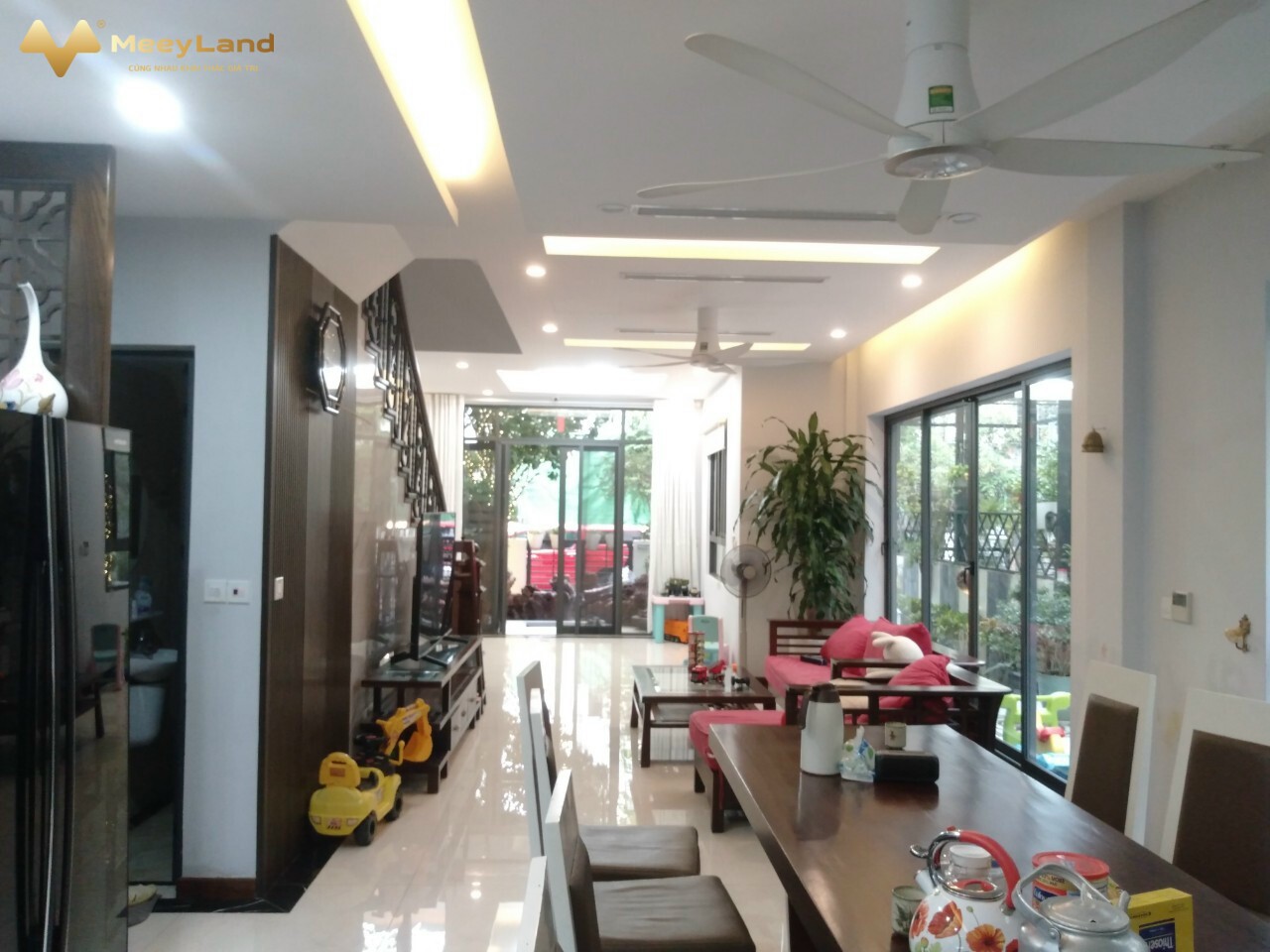 Chính chủ bán biệt thự Vinhomes Thăng Long hoàn thiện đẹp, full nội thất, sổ đỏ chính chủ