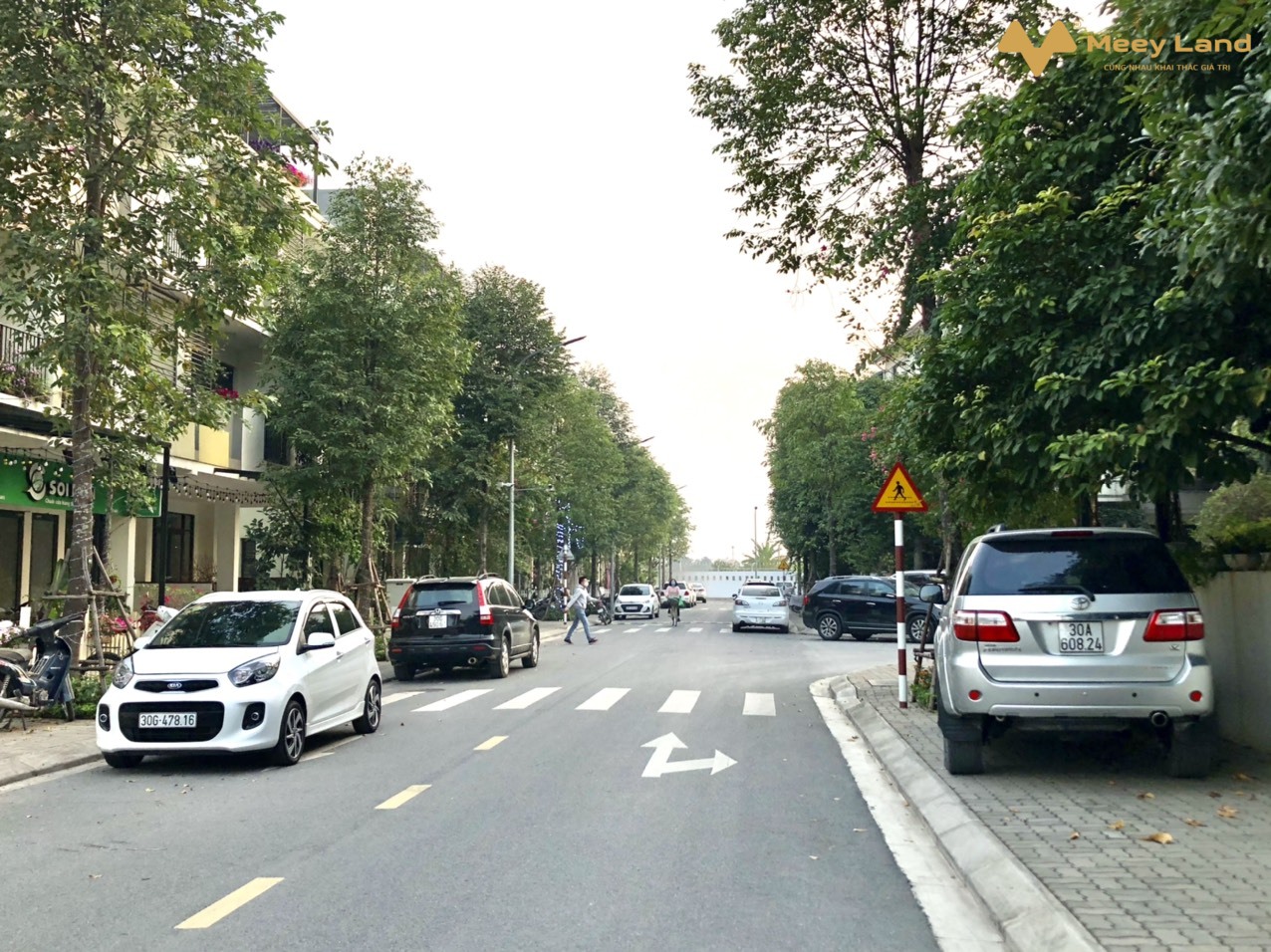 Chính chủ cần bán nhanh biệt thự Vinhomes Thăng Long, giá tốt nhất, hoàn thiện, full nội thất