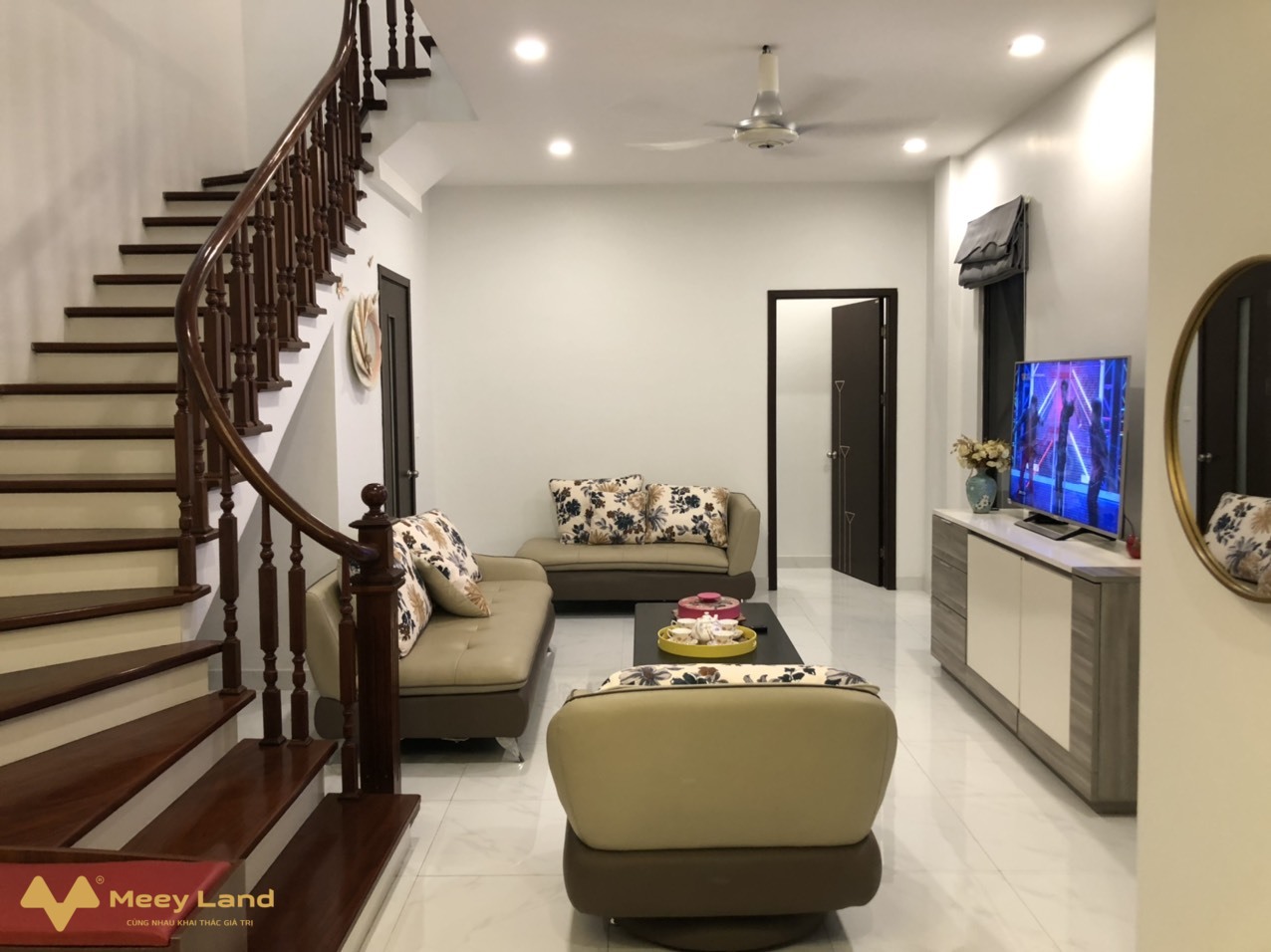 Bán biệt thự song lập Vinhomes 154m2, diện tích sử dụng 300m2, full nội thất