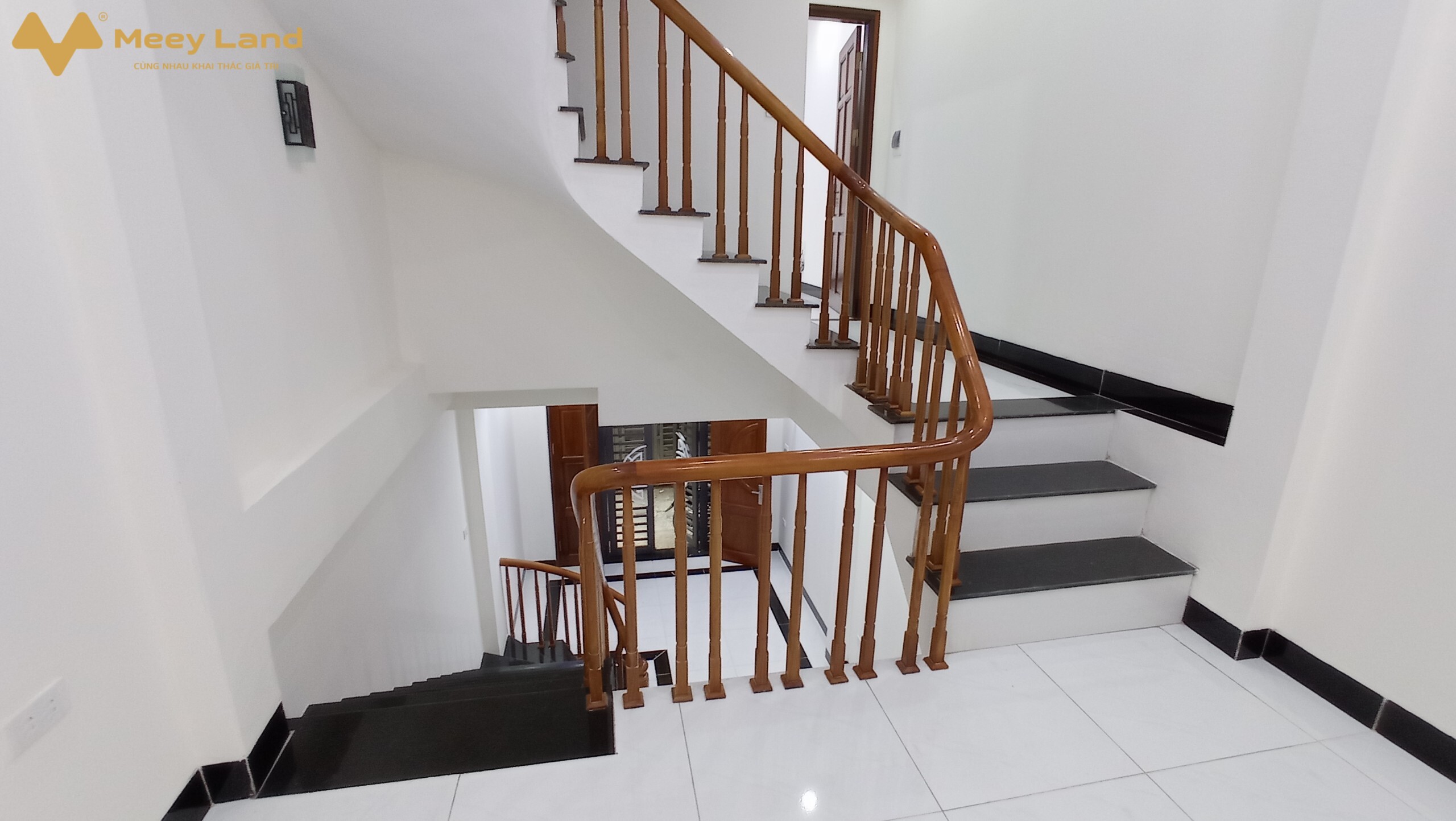 Nhà phân lô, ô tô đỗ cửa tại Đa Sỹ, Hà Trì, Kiến Hưng, diện tích 38m2 x 5 tầng, 4 phòng ngủ, 1 phòng thờ, 1 sân phơi