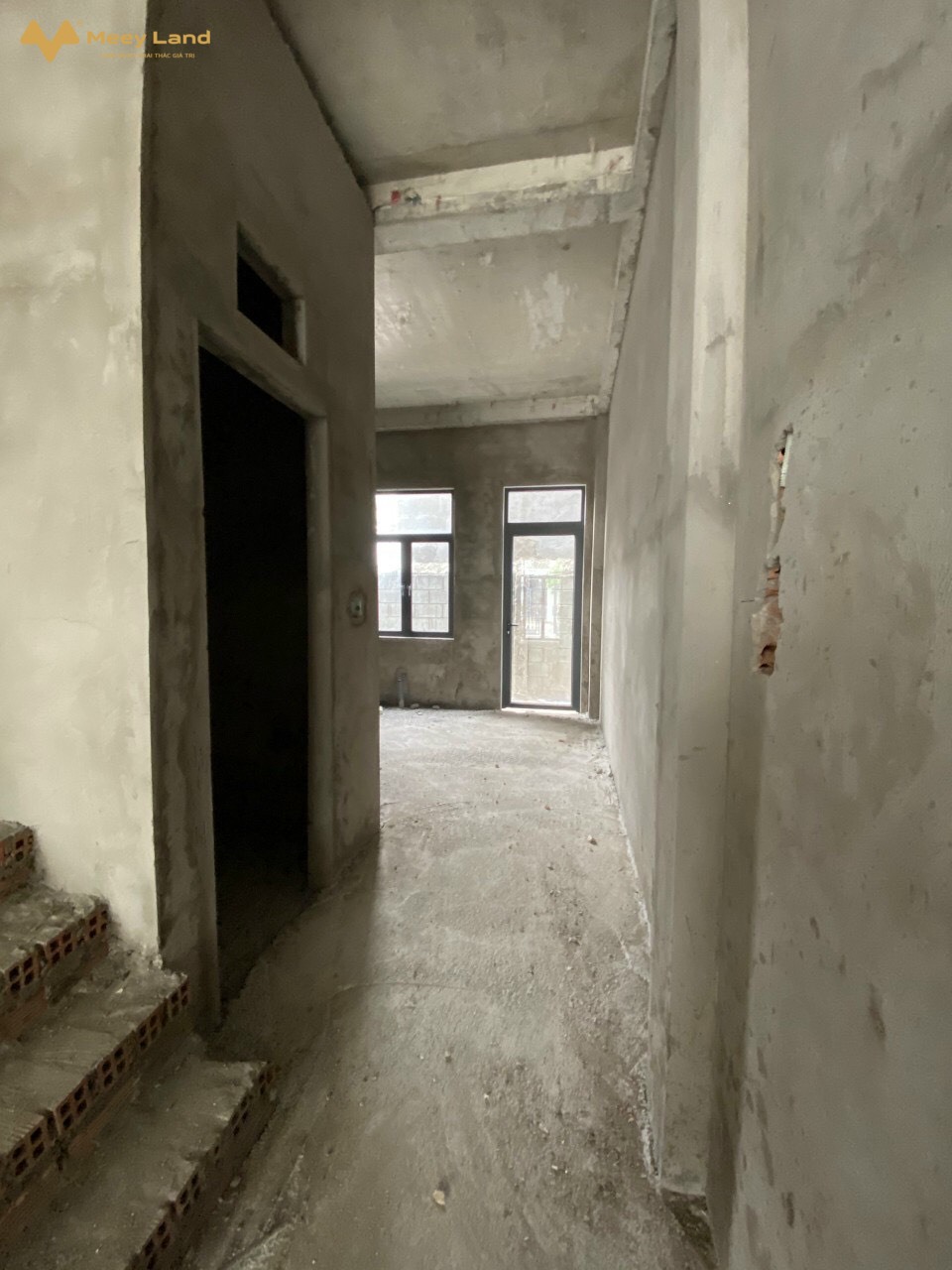 Bán nhà phố lô A... khu dân cư Hoàng Nam 3, diện tích 92m2, 1 trệt 2 lầu, giá 5,9 tỷ, sổ hồng, cho vay 70%