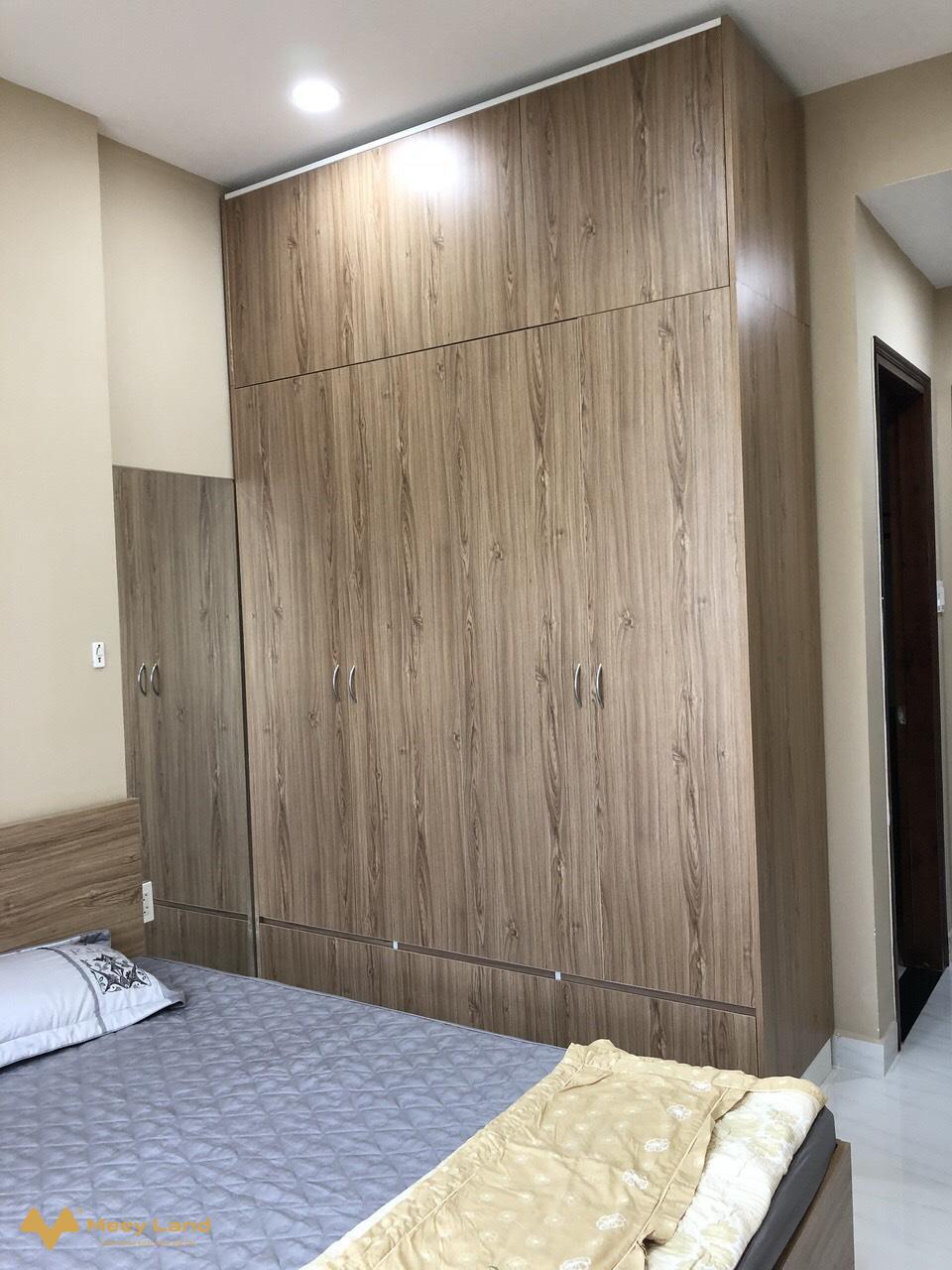 Cho thuê Wilton Tower 2 phòng ngủ full nội thất 15 triệu/ tháng, view Landmark 81