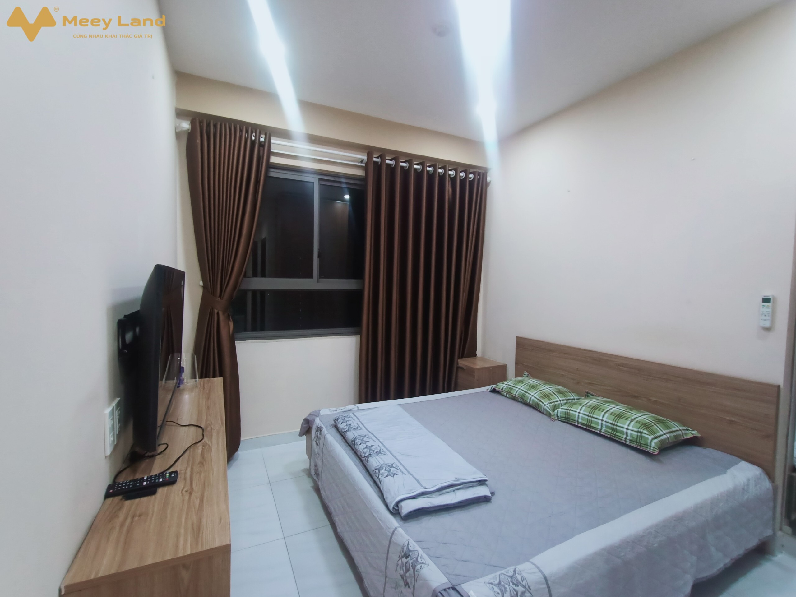 Cho thuê Wilton Tower 2 phòng ngủ full nội thất 15 triệu/ tháng, view Landmark 81