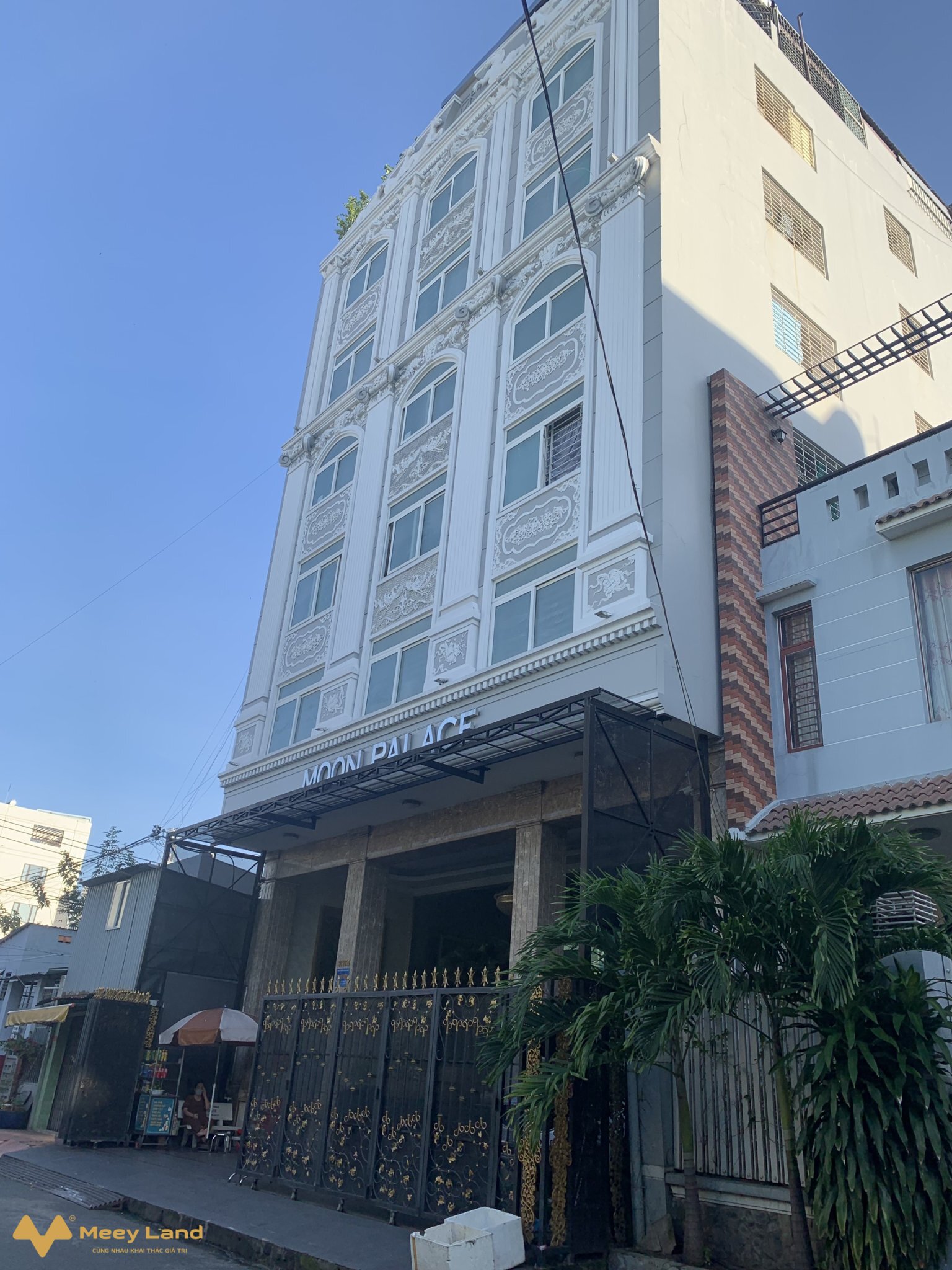 Căn hộ dịch vụ hẻm 180 Bùi Văn Ba, phường Tân Thuận Đông, quận 7, thu nhập 200 triệu/ tháng