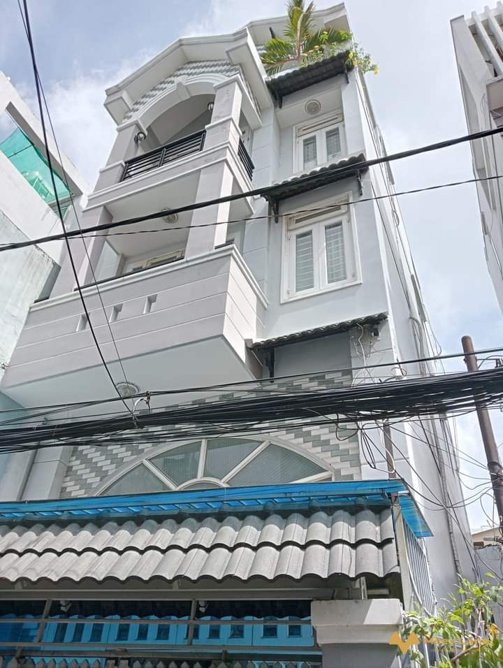 Cần bán gấp nhà đường Lê Văn Việt, quận 9, đường ô tô 6m, 3 tầng lầu, 65m2, giá 4,3 tỷ