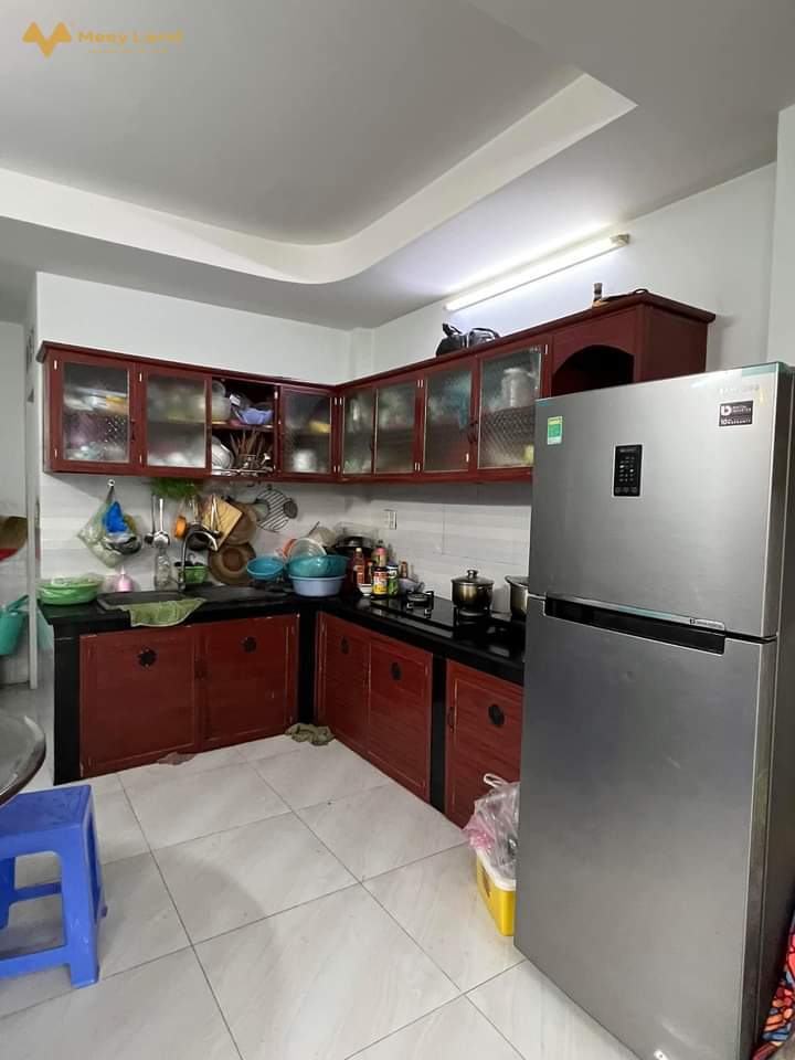 Cần bán gấp nhà, Nguyễn Văn Tăng, quận 9, đường ô tô 6m, 2 tầng lầu 60m2, giá 3,1 tỷ