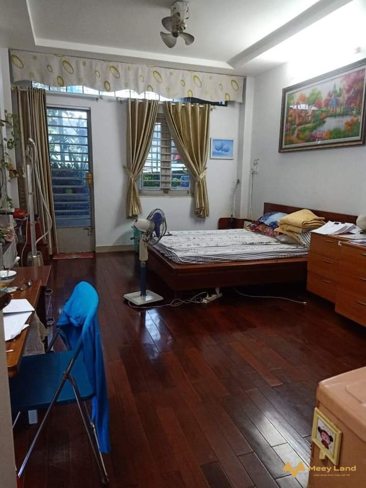 Cần bán nhà tại Hoàng Hữu Nam, quận 9, diện tích 120m2, giá 5,5 tỷ