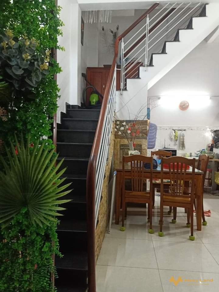 Cần bán nhà tại Hoàng Hữu Nam, quận 9, diện tích 120m2, giá 5,5 tỷ