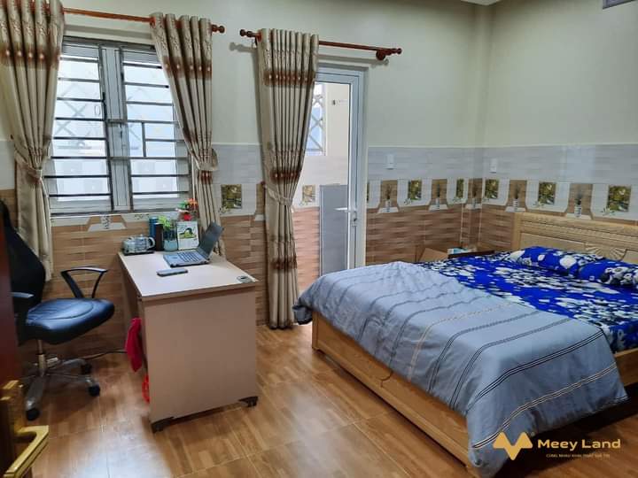 Cần bán nhà tại Hoàng Hữu Nam, quận 9, diện tích 120m2, giá 5,5 tỷ