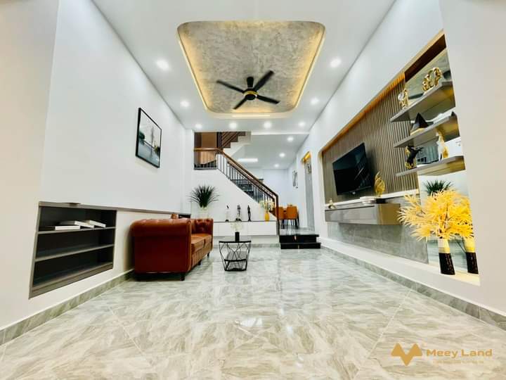 Cần bán gấp nhà đường Nam Cao quận 9, hẻm ô tô 5m, 3 tầng lầu 200m2, giá 8,6 tỷ