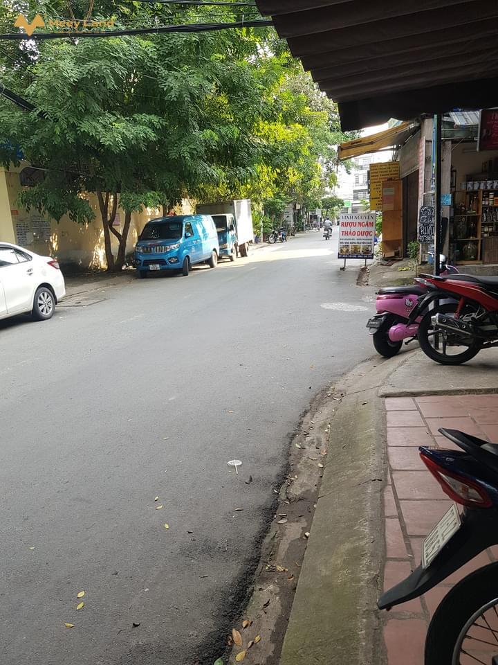 Cần bán gấp đất thổ cư đường Lã Xuân Oai, quận 9, hẻm 5m, 65m2 giá 2,9 tỷ