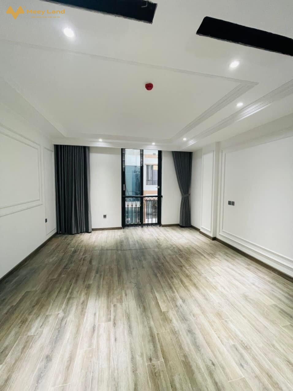 Chính chủ bán tòa nhà 7 tầng, thang máy, có hầm, phố Lê Đức Thọ, Mỹ Đình