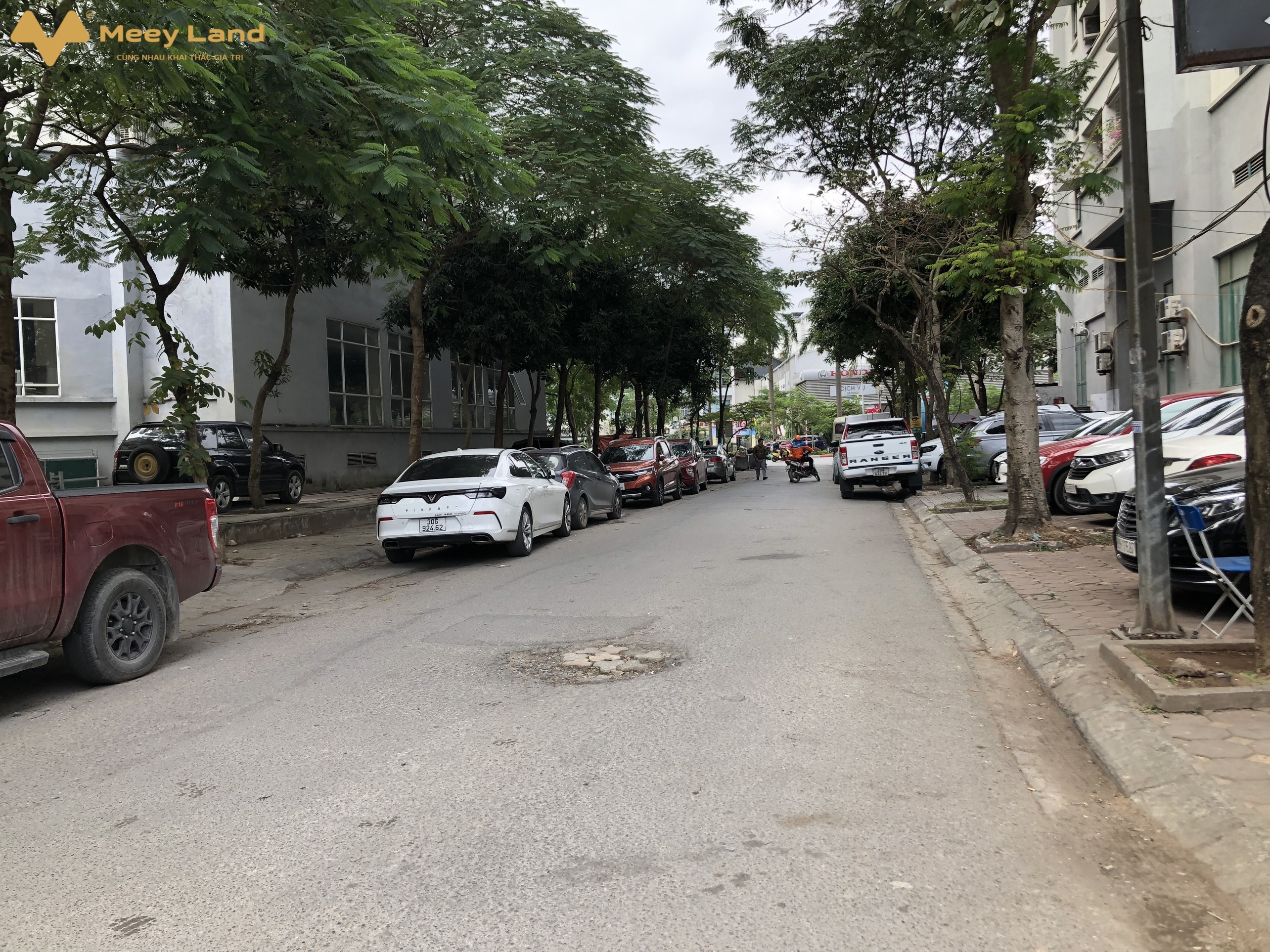 Chính chủ bán tòa nhà 7 tầng, thang máy, có hầm, phố Lê Đức Thọ, Mỹ Đình