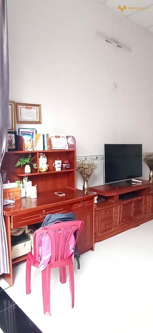 Bán gấp nhà 1 tầng, đường Nguyễn Văn Tăng Quận 9, 60m2, hẻm 5m, giá 2,7 tỷ