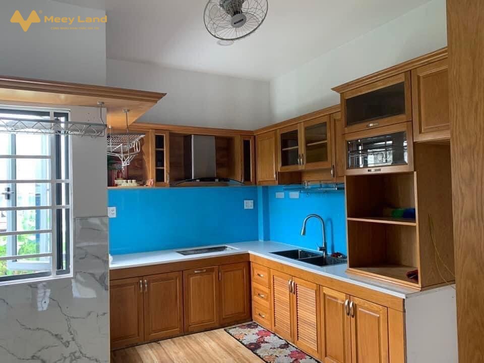 Cần bán gấp nhà đường Lê Văn Việt, Thủ Đức, hẻm 8m 60m2, 2 tầng giá 4,9 tỷ