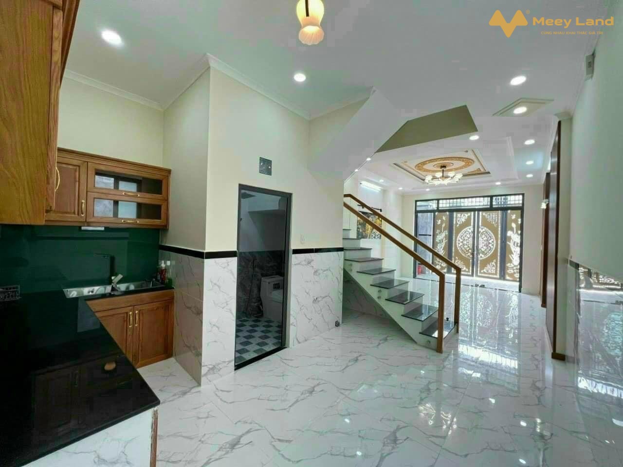 Cần bán biệt thự lô góc mặt đường 441 quận 9, 283m2, 2 tầng, giá 26 tỷ