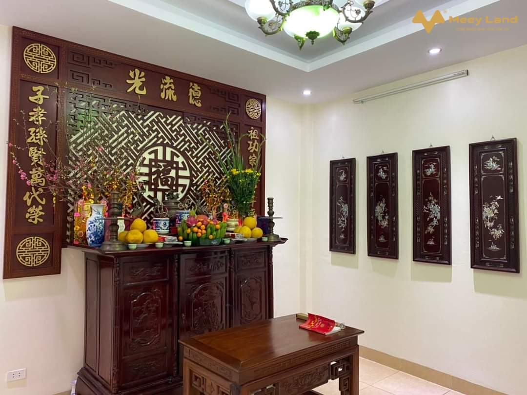 Bán nhà Tây Mỗ Chính chủ xây 60M 4 Tầng,4P Ngủ, nội thất đẹp,ngõ rộng- Nhà diện tích 60M2 xây 4 Tầng: Có 4 phòng ngủ, 3 nhà tắm, sân phơi, gian thờ.- Thiết kế sang trọng, nội thất mới hiện đại nhất.- Ngõ trước nhà rộng, trải gạch sạch sẽ, sân để xe thoải mái.- Chỉ 80m ra đường lớn, ô tô tránh nhau, kinh doanh, bãi đỗ ô tô.- Khu vực, yên tĩnh, văn minh.- Giá nhà 3 tỷ 500 triệu (bao chí phí chuyển nhượng).Liên hệ: Em Vượng SDT 0333-881-623có zalo).- Tư vấn mua bán nhà đất.