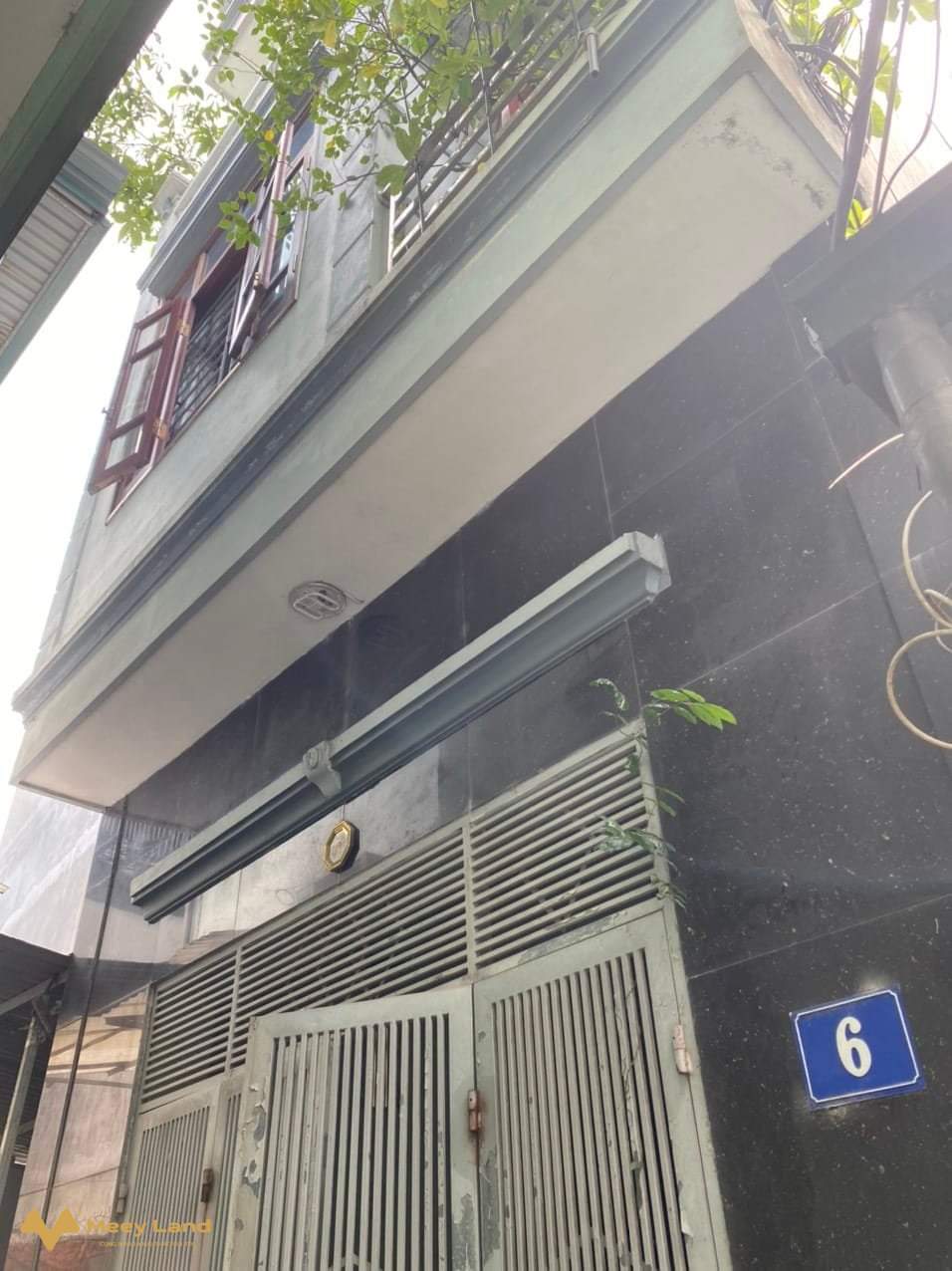 Bán nhà Tây Mỗ Chính chủ xây 60M 4 Tầng,4P Ngủ, nội thất đẹp,ngõ rộng- Nhà diện tích 60M2 xây 4 Tầng: Có 4 phòng ngủ, 3 nhà tắm, sân phơi, gian thờ.- Thiết kế sang trọng, nội thất mới hiện đại nhất.- Ngõ trước nhà rộng, trải gạch sạch sẽ, sân để xe thoải mái.- Chỉ 80m ra đường lớn, ô tô tránh nhau, kinh doanh, bãi đỗ ô tô.- Khu vực, yên tĩnh, văn minh.- Giá nhà 3 tỷ 500 triệu (bao chí phí chuyển nhượng).Liên hệ: Em Vượng SDT 0333-881-623có zalo).- Tư vấn mua bán nhà đất.