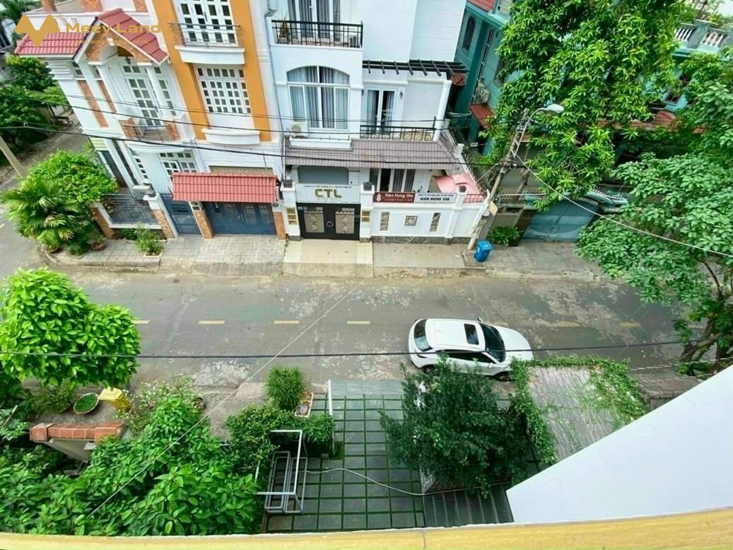 Cần bán gấp nhà đường Nguyễn Văn Tăng, quận 9, diện tích 80m2, 5 tầng hẻm 8m, 6,5 tỷ