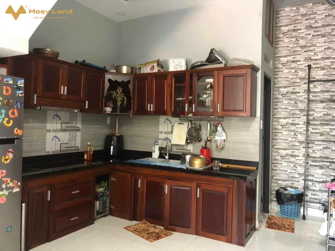 Cần bán gấp nhà đường 385, quận 9, 63m2, 2 tầng, hẻm 8m, giá 5,5 tỷ