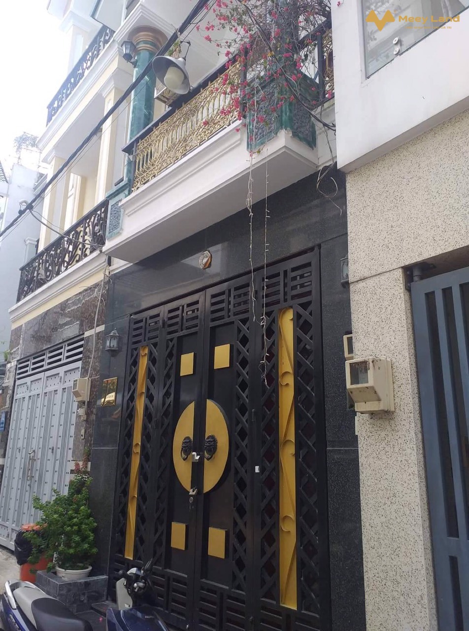 Cần bán gấp nhà đường 385, quận 9, 63m2, 2 tầng, hẻm 8m, giá 5,5 tỷ