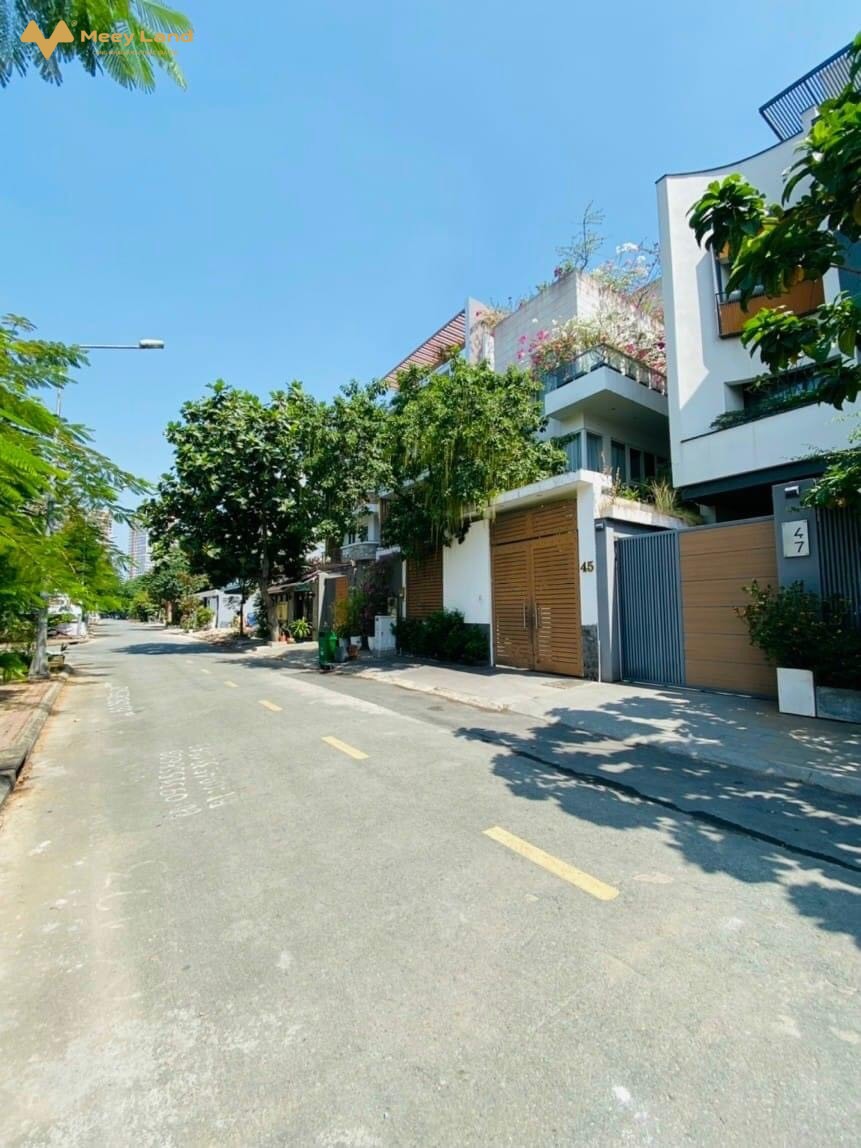 Cần bán gấp nhà đường 160 Quận 9, 60m2, 4 tầng hẻm 8m, 5 tỷ