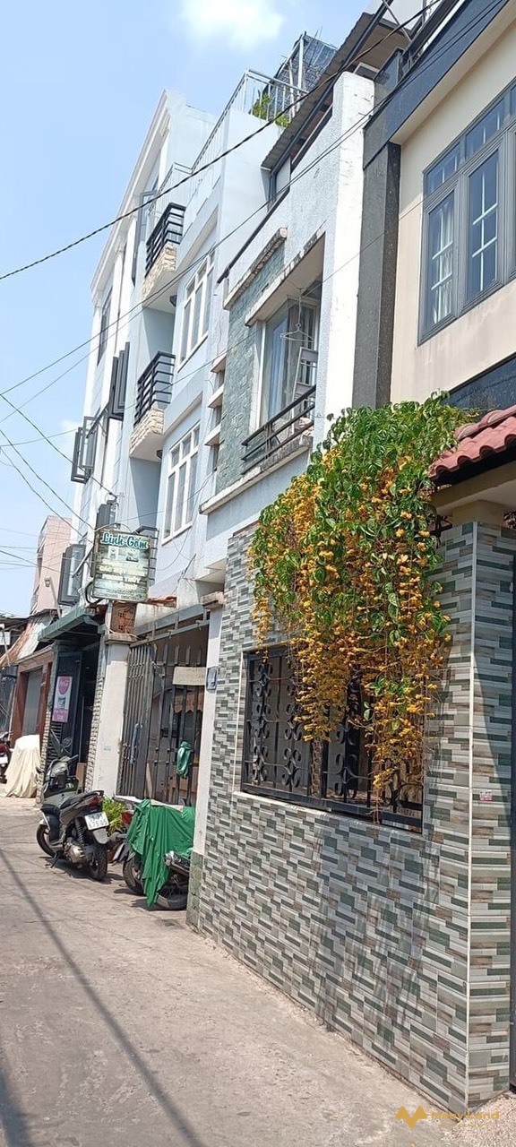 Cần bán gấp nhà đường 494, quận 9, 60m2, 2 tầng, hẻm 8m, giá 4,4 tỷ