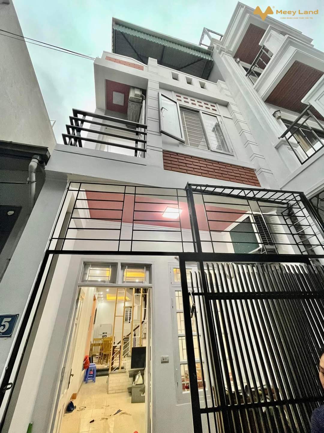 Bán nhà Xuân Phương, dân xây 40m2, 4 tầng, tặng nội thất đẹp, ngõ rộng giá 6.3 tỷ