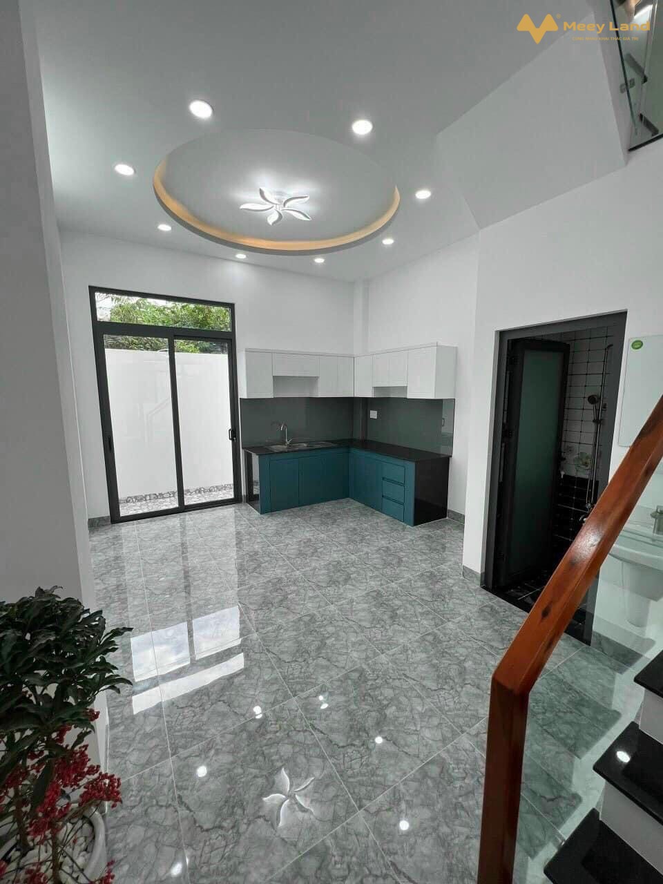 Bán gấp nhà đường 385 phường Tăng Nhơn Phú A, quận 9, diện tích 48m2, 3 tầng hẻm 8m, 4,8 tỷ