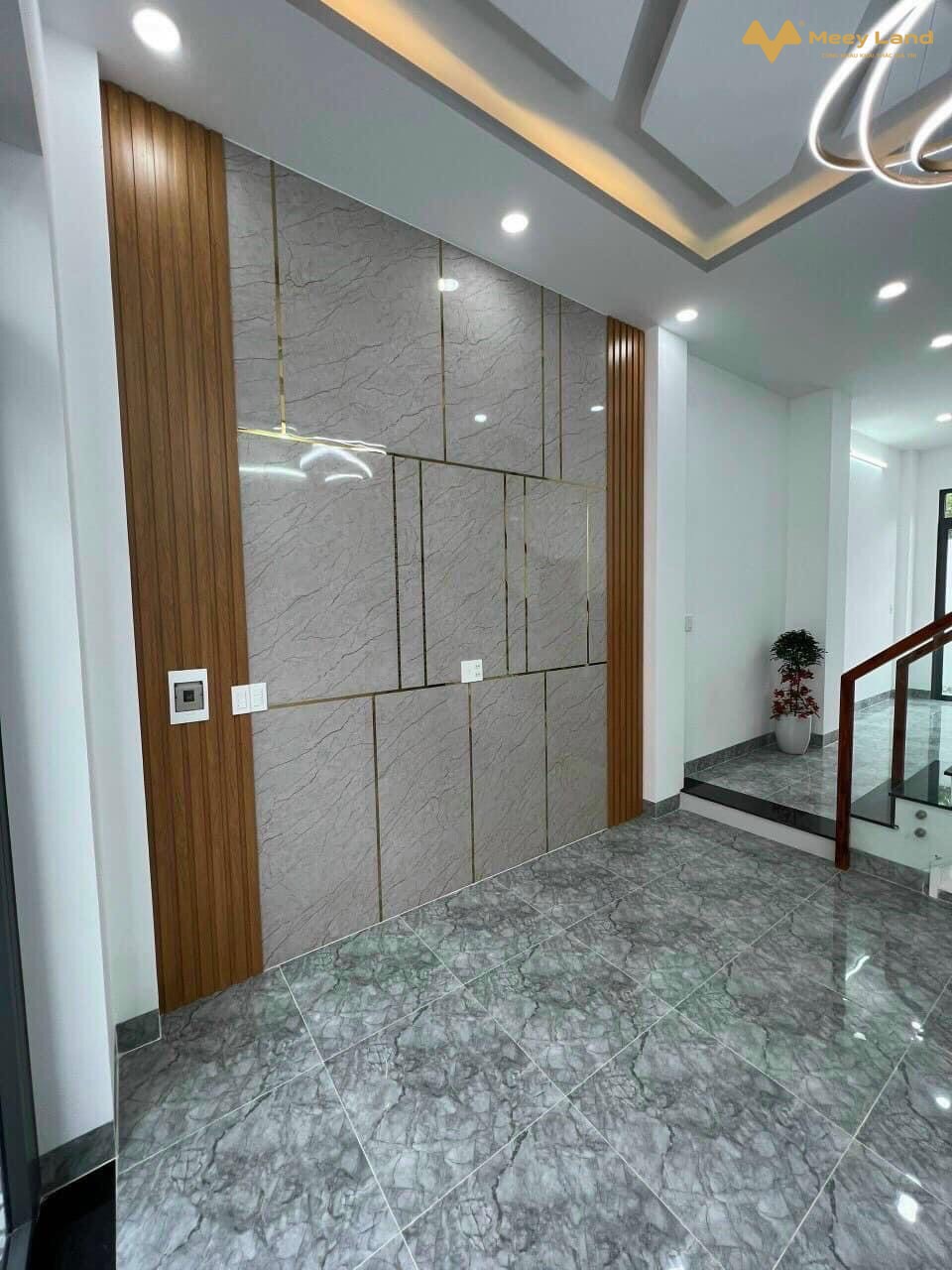 Bán gấp nhà đường 385 phường Tăng Nhơn Phú A, quận 9, diện tích 48m2, 3 tầng hẻm 8m, 4,8 tỷ