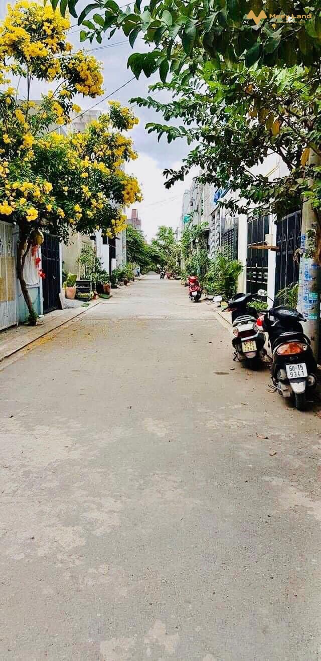 Bán gấp nhà đường 385 phường Tăng Nhơn Phú A, quận 9, diện tích 48m2, 3 tầng hẻm 8m, 4,8 tỷ