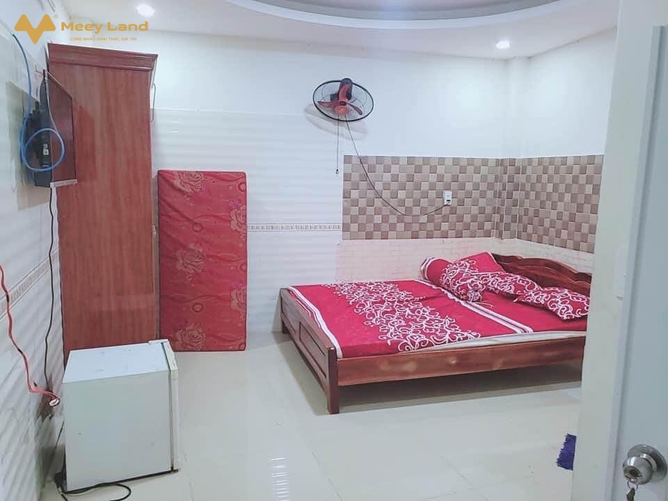 Bán gấp nhà đường 102 phường Tăng Nhơn Phú A, quận 9, 60m2, 3 tầng đường 5m, 4,5 tỷ