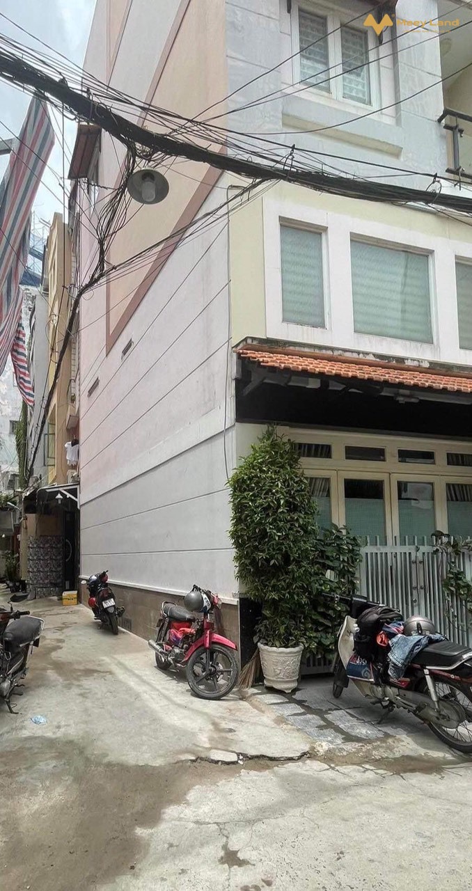 Bán gấp nhà đường 102 phường Tăng Nhơn Phú A, quận 9, 60m2, 3 tầng đường 5m, 4,5 tỷ