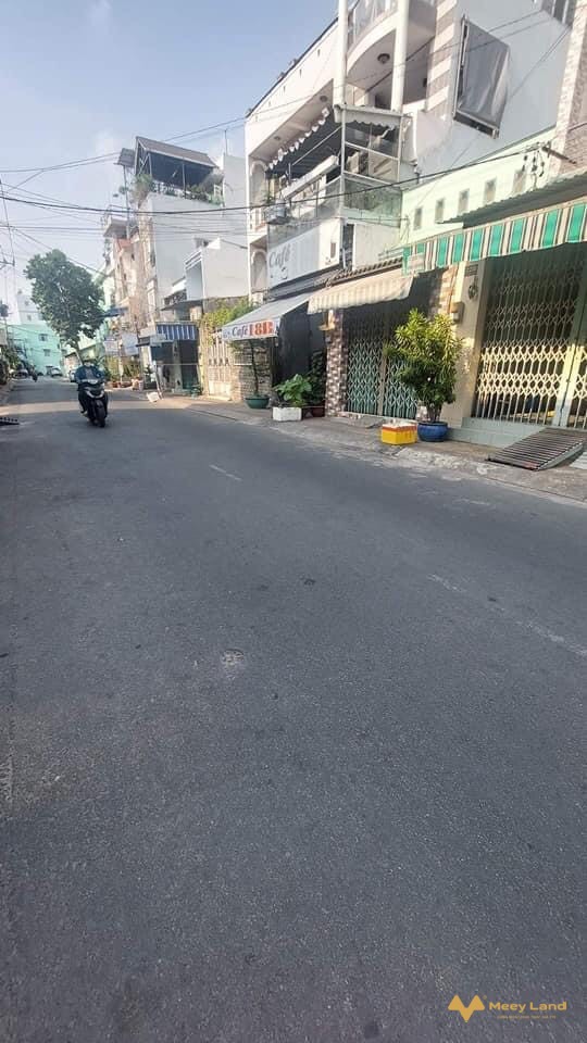 Bán gấp nhà mặt đường 182 phường Tăng Nhơn Phú A quận 9, 40m2, 2 tầng đường 8m, 3,2 tỷ