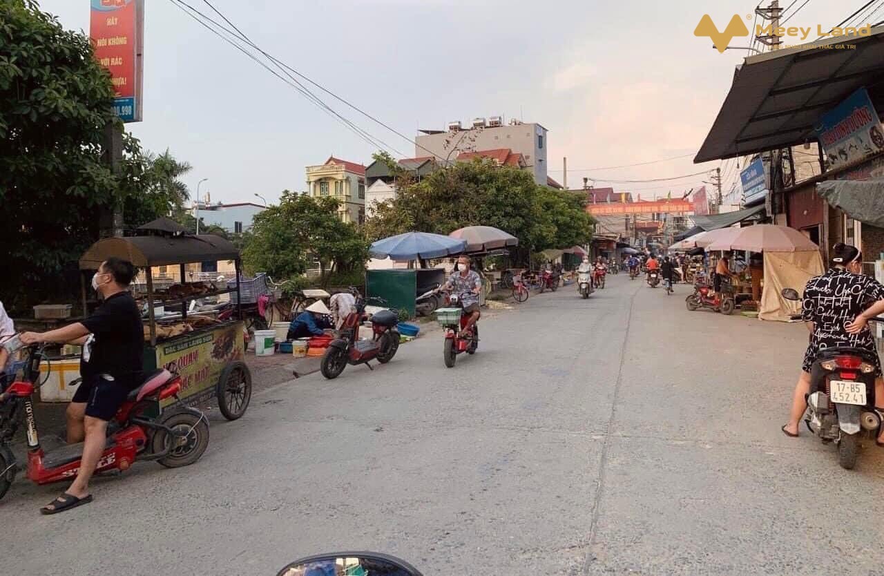 Cần bán gấp nhà, đường 24 Nguyễn Văn Tăng quận 9, diện tích 115m2, mặt đường kinh doanh 8m, giá 7,5 tỷ