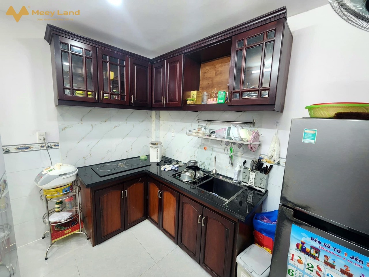 Cần bán gấp nhà, đường 24 Nguyễn Văn Tăng quận 9, diện tích 115m2, mặt đường kinh doanh 8m, giá 7,5 tỷ