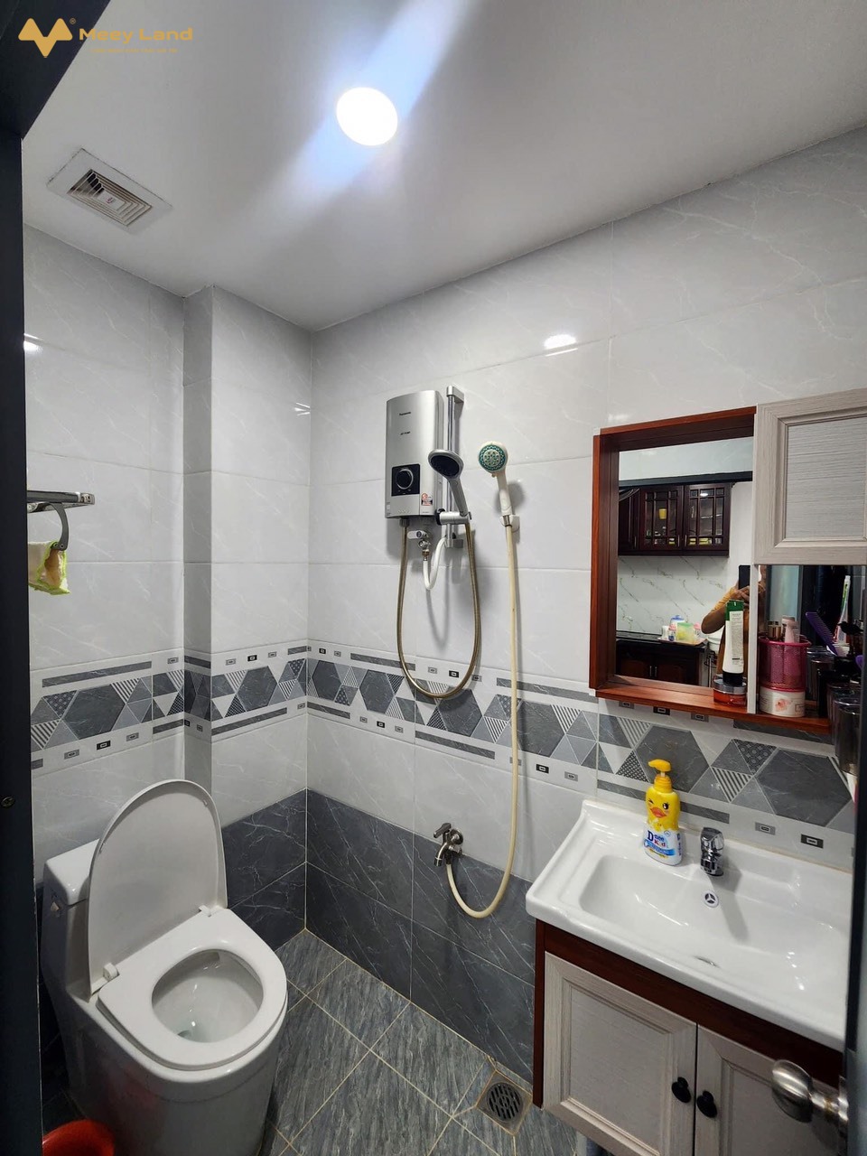 Cần bán gấp nhà, đường 24 Nguyễn Văn Tăng quận 9, diện tích 115m2, mặt đường kinh doanh 8m, giá 7,5 tỷ